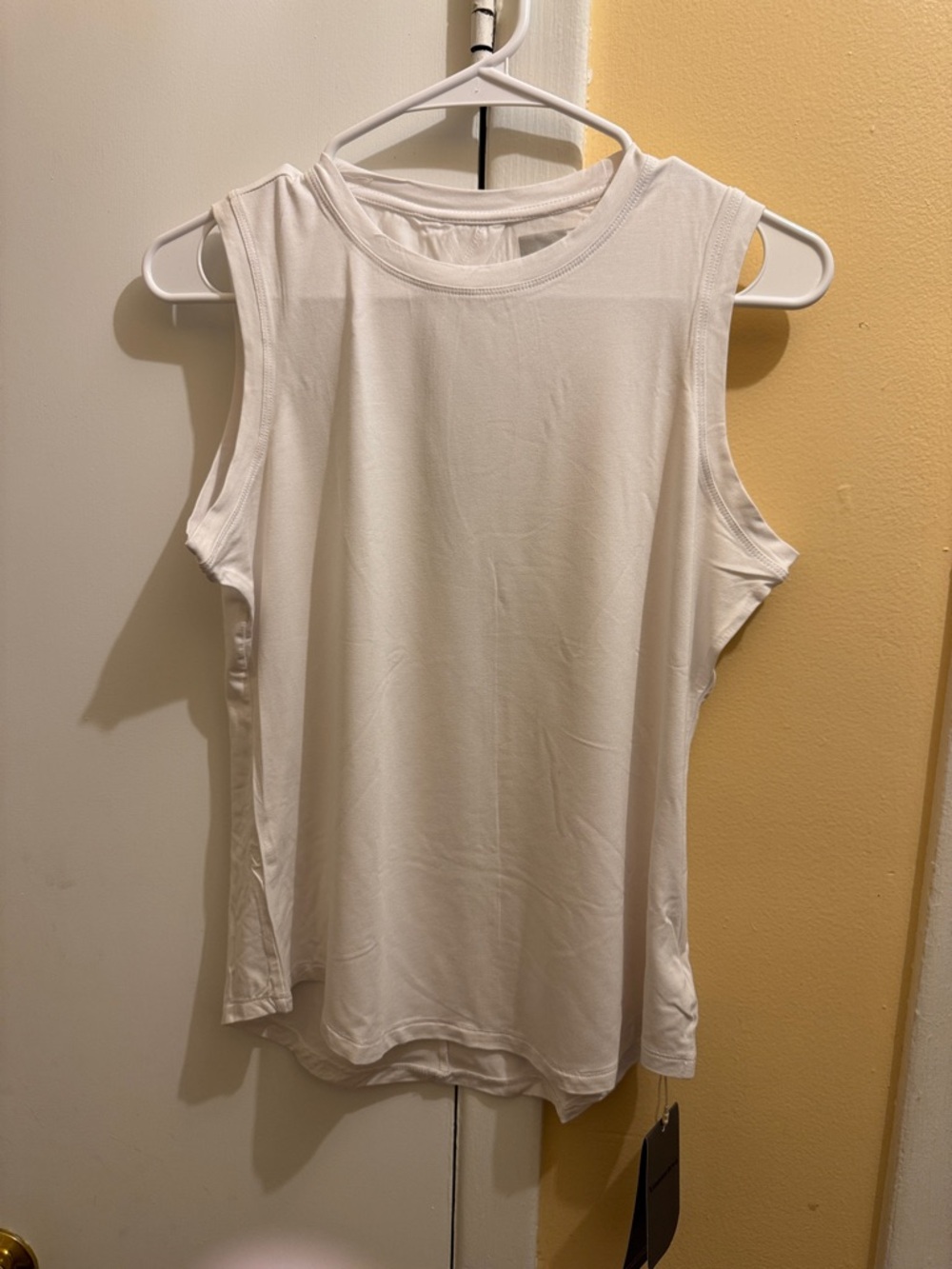Women's White Sleeveless Crewneck Tank Top - Lightweight Essential